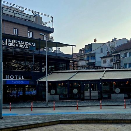 International Palace Veles Buitenkant foto
